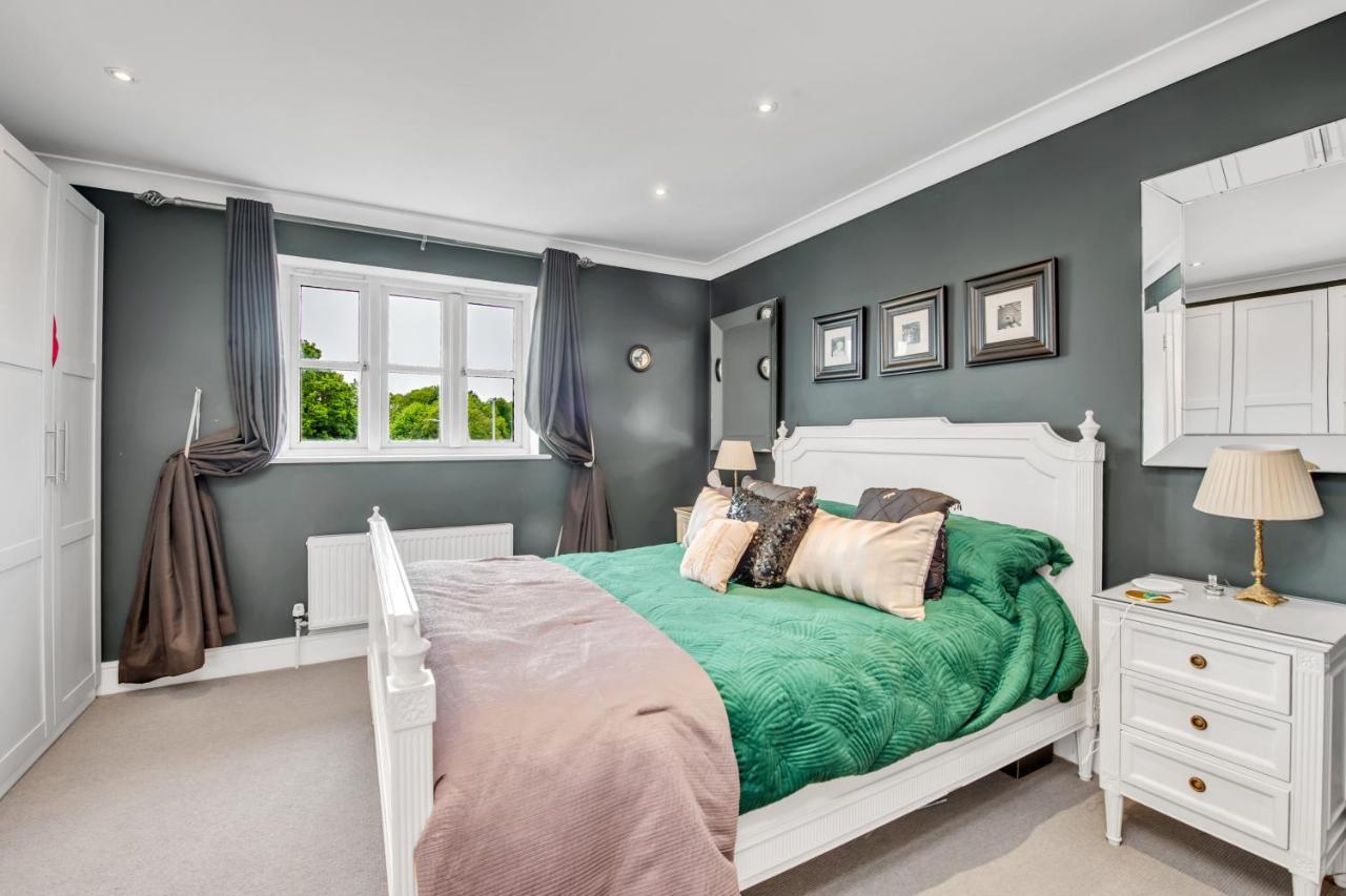 Stylish 3 Bedroom Townhouse For 5 Guests, Set In The Medieval Grid With Off Street Parking Bury St. Edmunds Exteriör bild