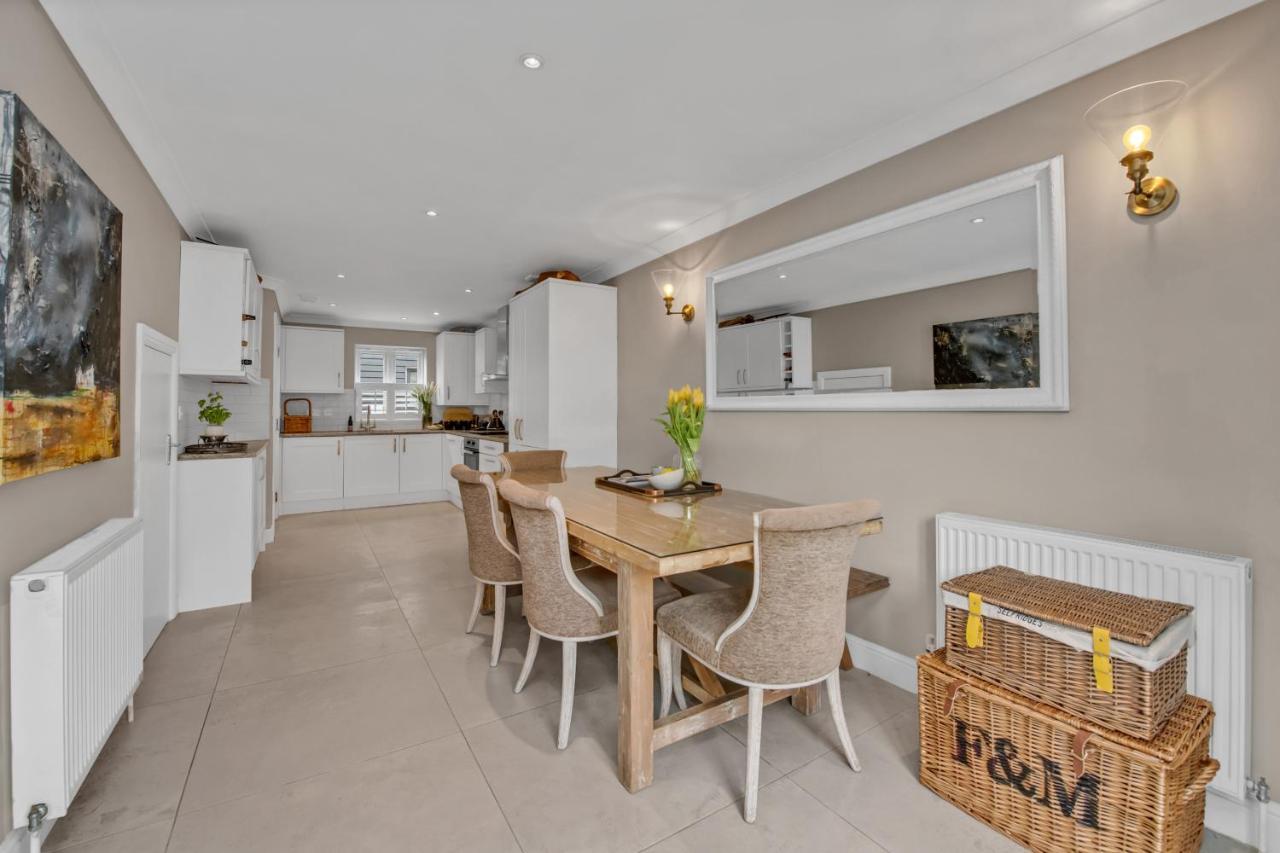Stylish 3 Bedroom Townhouse For 5 Guests, Set In The Medieval Grid With Off Street Parking Bury St. Edmunds Exteriör bild