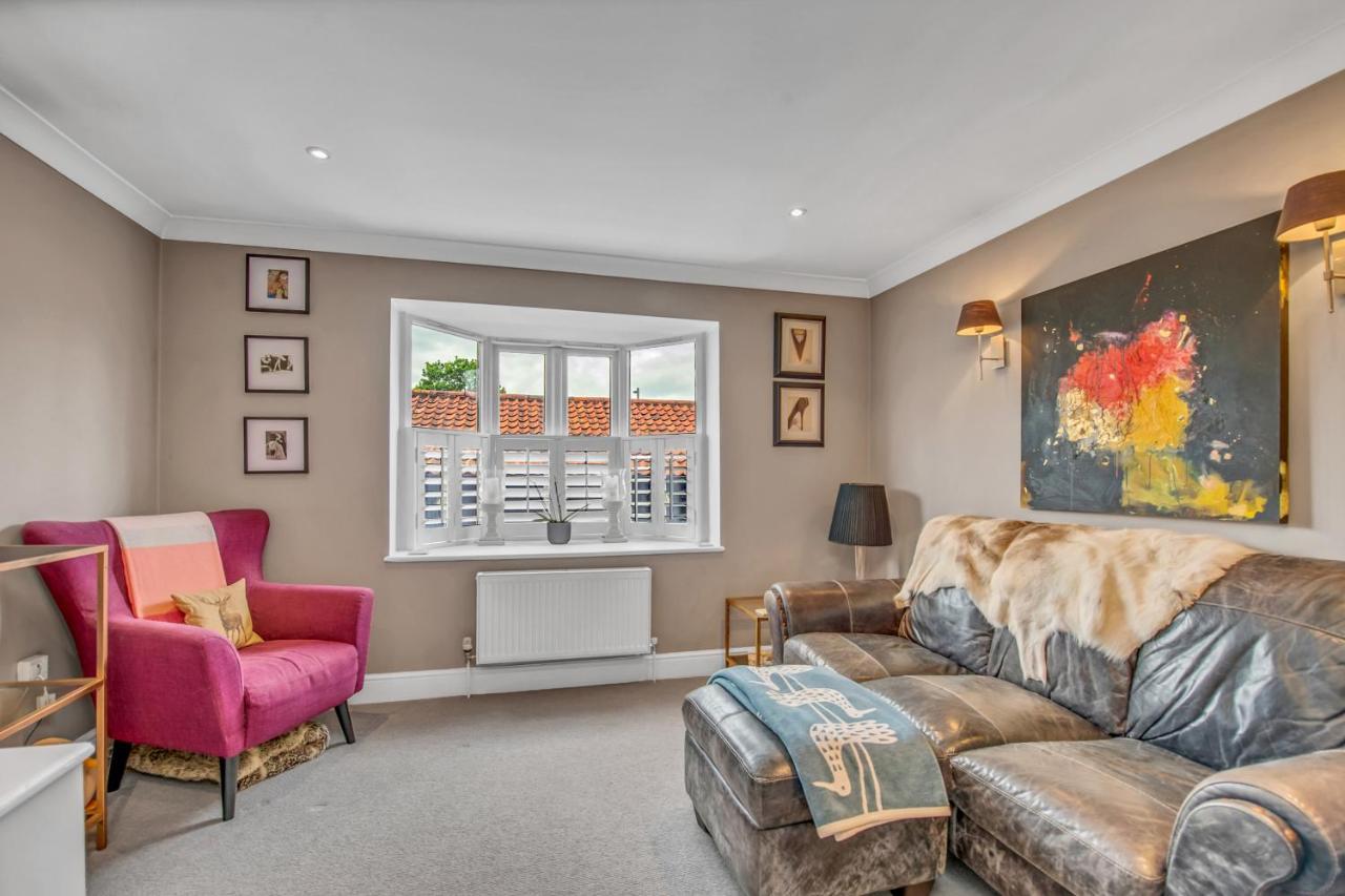 Stylish 3 Bedroom Townhouse For 5 Guests, Set In The Medieval Grid With Off Street Parking Bury St. Edmunds Exteriör bild