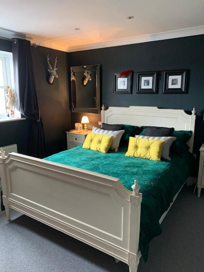 Stylish 3 Bedroom Townhouse For 5 Guests, Set In The Medieval Grid With Off Street Parking Bury St. Edmunds Exteriör bild