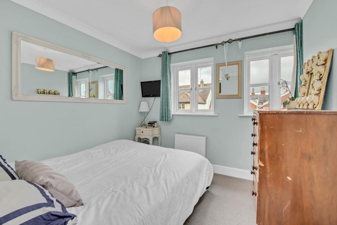 Stylish 3 Bedroom Townhouse For 5 Guests, Set In The Medieval Grid With Off Street Parking Bury St. Edmunds Exteriör bild