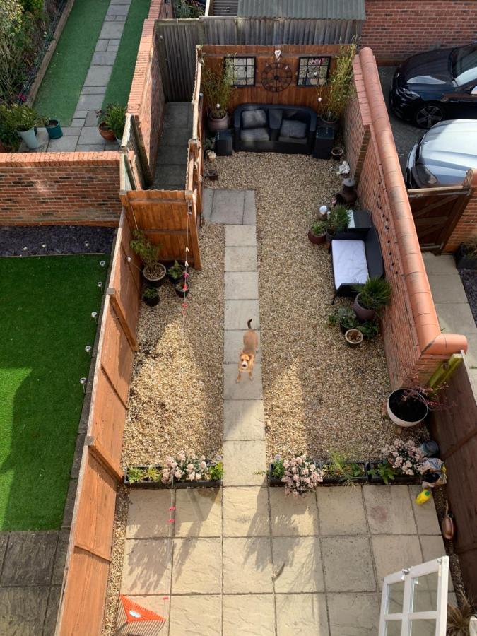Stylish 3 Bedroom Townhouse For 5 Guests, Set In The Medieval Grid With Off Street Parking Bury St. Edmunds Exteriör bild